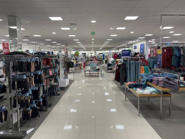 Evans, Ga USA - 12: 03 Belk perakende mağazası iç bayram dekorasyonu