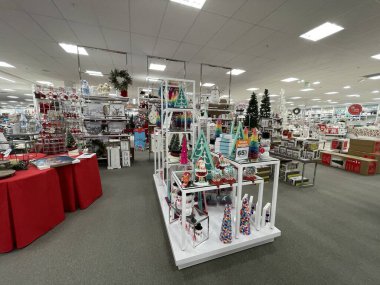 Evans, Ga USA - 12: 03 Belk perakende mağazası iç bayram dekorasyonu