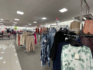 Evans, Ga USA - 12: 03 Belk perakende mağazası iç bayram dekorasyonu