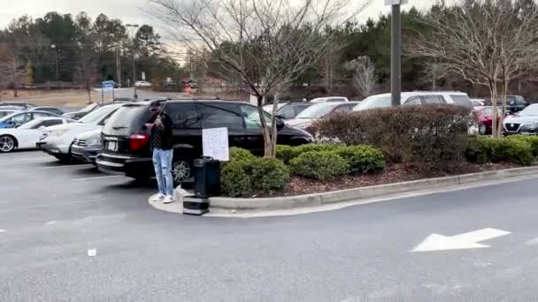 Columbia County Usa Fake Violin Player Help Sign Close Sound — Stock Video