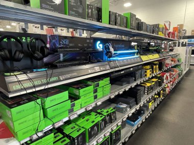 Augusta, Ga USA - 12 05 21: Best Buy perakende elektronik mağazası içi