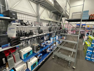 Augusta, Ga USA - 12 05 21: Best Buy perakende elektronik mağazası içi