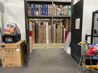 Augusta, Ga USA - 12 05 21: Best Buy perakende elektronik mağazası içi