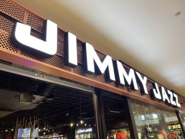 Augusta, Ga USA - 12. 04 21: Augusta AVM perakende içi