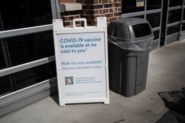 Columbia County, Ga USA - 07 28 28: Walmart mahalle perakende mağazası