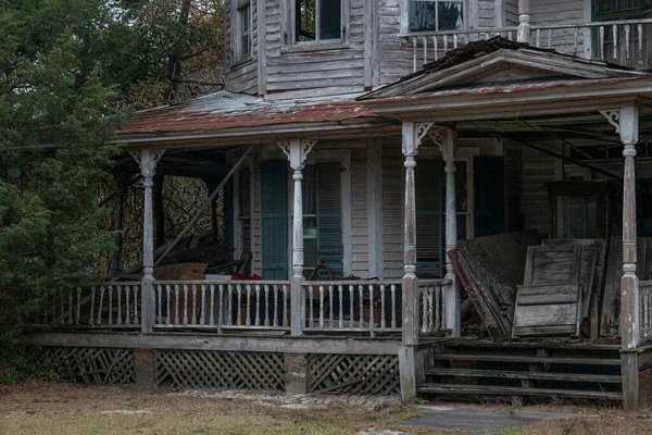 Veche Casă Înspăimântătoare Abandonată Din Georgia Rurală — Fotografie, imagine de stoc