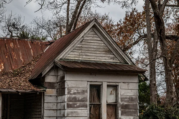 Veche Casă Înspăimântătoare Abandonată Din Georgia Rurală — Fotografie, imagine de stoc