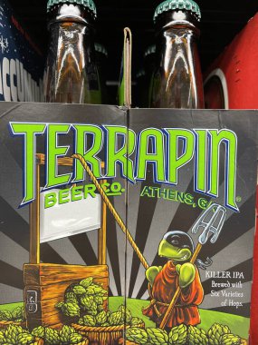 Martinez, Ga USA - 12-16-21: Bir mağazada alkol izole