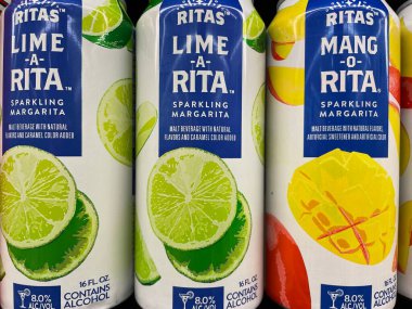 Martinez, Ga USA - 12-16-21: Bir mağazada alkol izole