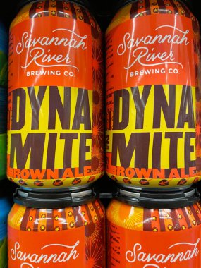 Martinez, Ga USA - 12-16-21: Bir mağazada alkol izole