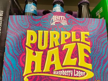 Martinez, Ga USA - 12-16-21: Bir mağazada alkol izole