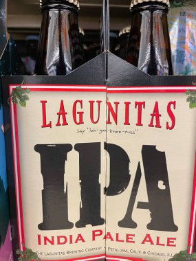 Martinez, Ga USA - 12-16-21: Bir mağazada alkol izole