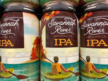 Martinez, Ga USA - 12-16-21: Bir mağazada alkol izole