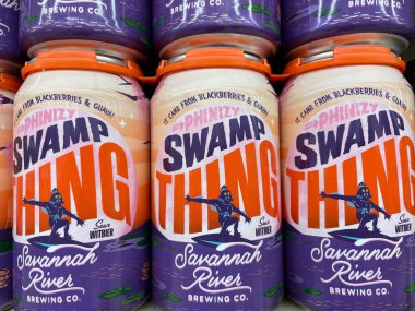 Martinez, Ga USA - 12-16-21: Bir mağazada alkol izole