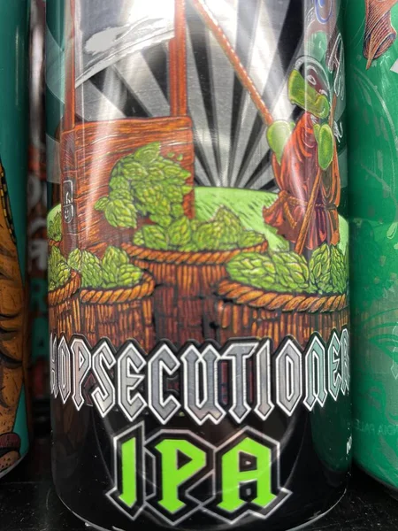 Martinez, Ga USA - 12-16-21: Bir mağazada alkol izole