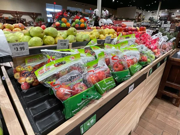 Augusta, Ga USA - 12: 19 21: Taze Pazar Perakende Marketi İç Tatil