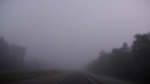 Pov Fpv Jazdy Wiejskiej Autostradzie Mglisty Poranek Wsi Georgia Półciężarówka — Wideo stockowe