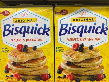 Evans, Ga USA - 12: 15 21: Perakende bakkalda ürünler pişirme