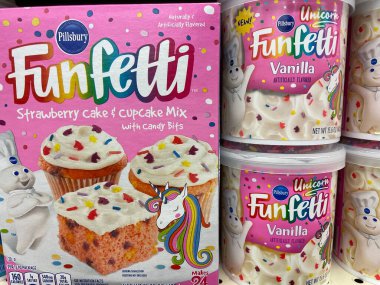 Evans, Ga USA - 12: 15 21: Perakende bakkalda ürünler pişirme