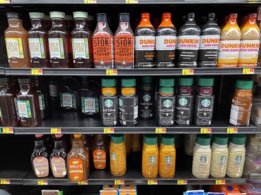 Martinez, Ga USA - 12. 23: Walmart perakende satış mağazası iç mekanı