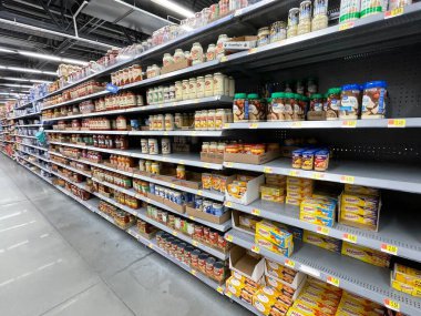 Martinez, Ga USA - 12. 23: Walmart perakende satış mağazası iç mekanı