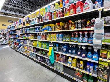 Martinez, Ga USA - 12. 23: Walmart perakende satış mağazası iç mekanı