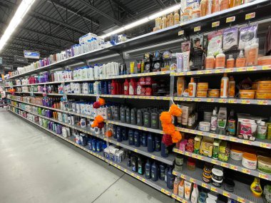 Martinez, Ga USA - 12. 23: Walmart perakende satış mağazası iç mekanı