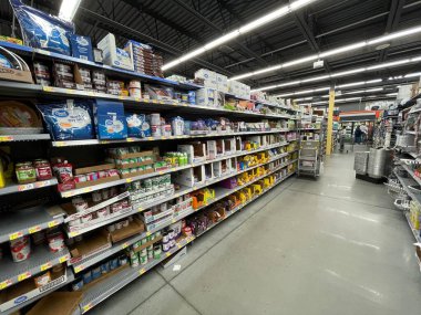 Martinez, Ga USA - 12. 23: Walmart perakende satış mağazası iç mekanı