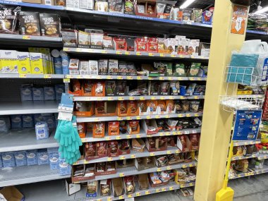 Martinez, Ga USA - 12. 23: Walmart perakende satış mağazası iç mekanı