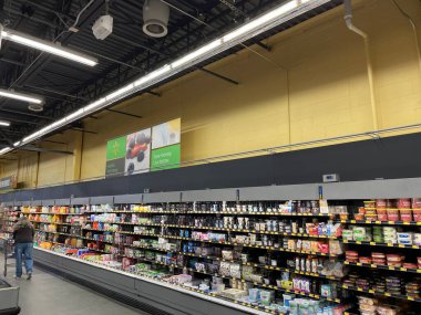 Martinez, Ga USA - 12. 23: Walmart perakende satış mağazası iç mekanı