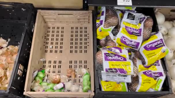 Martinez Usa Sklep Spożywczy Walmart Wnętrze Garnka Brudnymi Pudełkami — Wideo stockowe