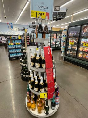 Martinez, Ga USA - 12: 23 Kroger perakende mağazası Kolombiya Yolu 'nda Noel arifesi