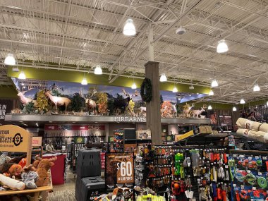 Augusta, Ga USA - 1203 21: Cabelas perakende mağazası Cabela Parkway