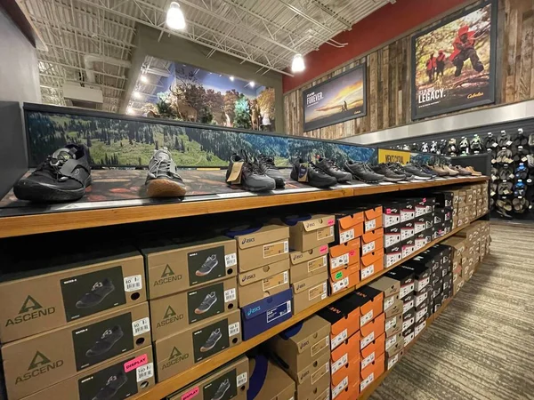 Augusta, Ga USA - 1203 21: Cabelas perakende mağazası Cabela Parkway