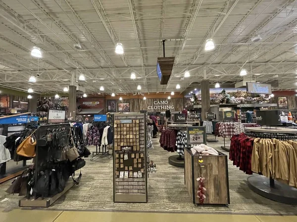 Augusta, Ga USA - 1203 21: Cabelas perakende mağazası Cabela Parkway