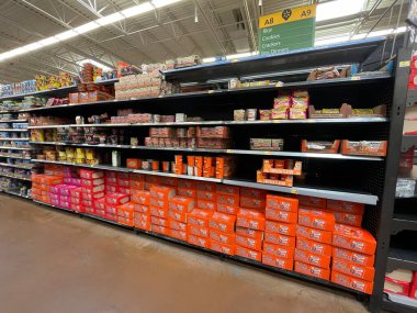 Augusta, Ga USA - 12. 24: Walmart perakende mağazası Noel arifesi