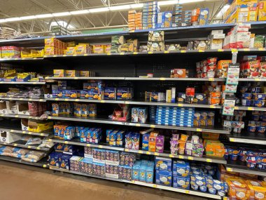 Augusta, Ga USA - 12. 24: Walmart perakende mağazası Noel arifesi