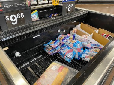 Augusta, Ga USA - 12. 24: Walmart perakende mağazası Noel arifesi