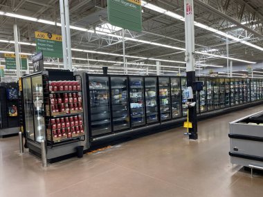 Augusta, Ga USA - 12. 24: Walmart perakende mağazası Noel arifesi