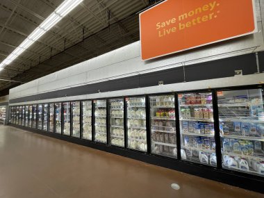 Augusta, Ga USA - 12. 24: Walmart perakende mağazası Noel arifesi