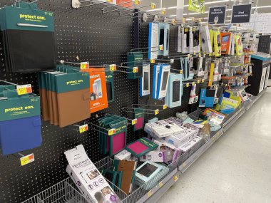 Augusta, Ga USA - 12. 24: Walmart perakende mağazası Noel arifesi