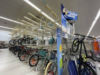 Augusta, Ga USA - 12. 24: Walmart perakende mağazası Noel arifesi