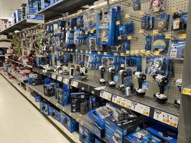 Augusta, Ga USA - 12. 24: Walmart perakende mağazası Noel arifesi