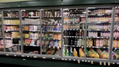 Martinez, Ga USA - 12: 23 Kroger perakende mağazası turuncu cam kaplı Columbia Yolu 'nun Noel arifesi tavası