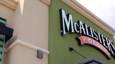 Grovetown, Ga USA - 10-14-21: McAlisters Seli Restoran tabelası tepsisi