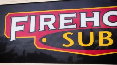Grovetown, Ga USA - 10-14-21: İtfaiye Merkezi Subs Restoran Caddesi Yavaş Tabela