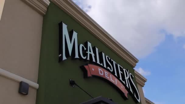 Grovetown Usa Mcalisters Seli Restauracja Znak Budynku Lewy Patelnia — Wideo stockowe