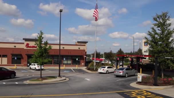 Columbia County Usa People Cars Chick Fil Restaurant Drive Thru — Video Stock