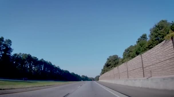 Augusta Usa Pov Fpv Conduce Carretera Interestatal Largo Muro Reducción — Vídeo de stock