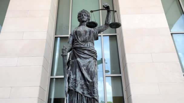Augusta Usa Tilt Lady Justice Statute Richmond County Courthouse — Video Stock